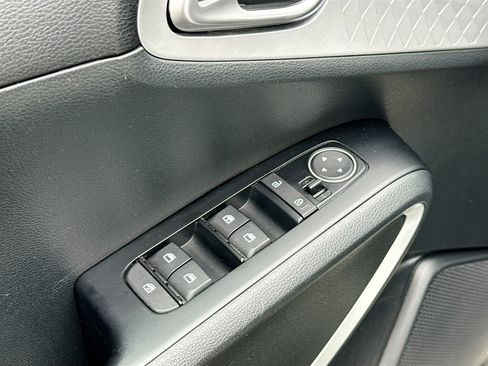 Used 2023 Kia Soul LX image 8