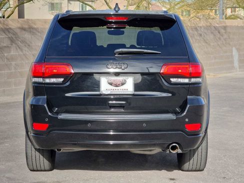 Used 2018 Jeep Grand Cherokee Altitude image 8