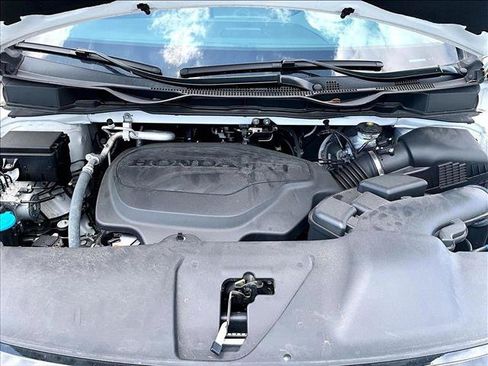 Used 2025 Honda Odyssey Elite image 11