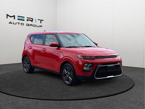 Used 2021 Kia Soul S FWD image 1
