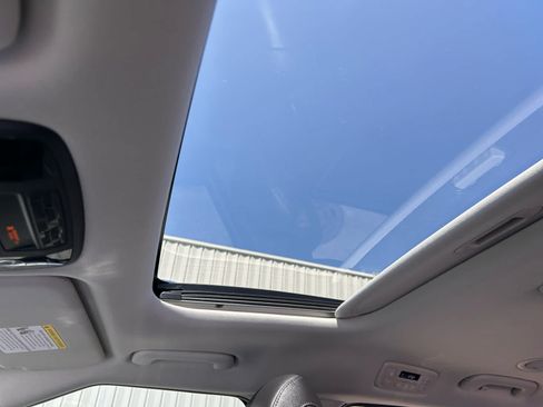 Used 2025 Kia Carnival SX Prestige FWD image 3