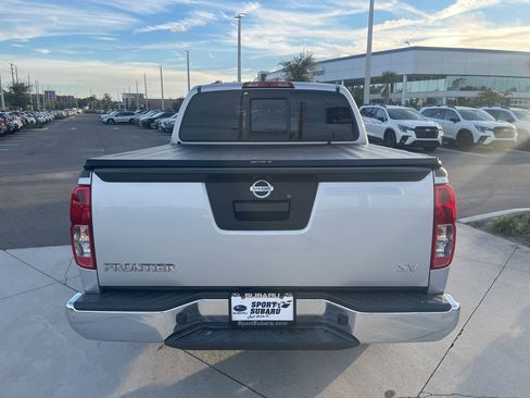 Used 2019 Nissan Frontier SV image 6