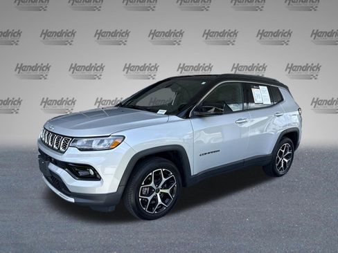 Used 2025 Jeep Compass Limited AWD/4WD image 4