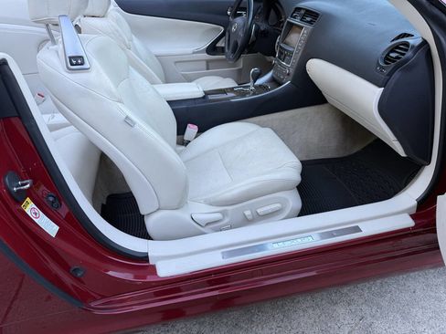Used 2010 Lexus IS 250C image 16