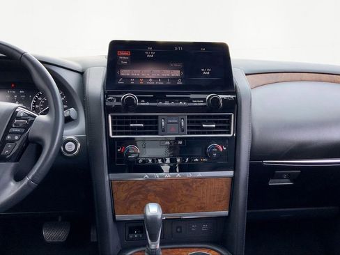 Used 2024 Nissan Armada SL w/ Captain's Chairs Package image 9