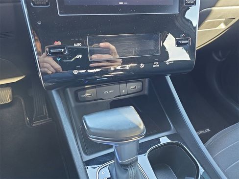 Used 2022 Hyundai Santa Cruz SEL Premium image 24