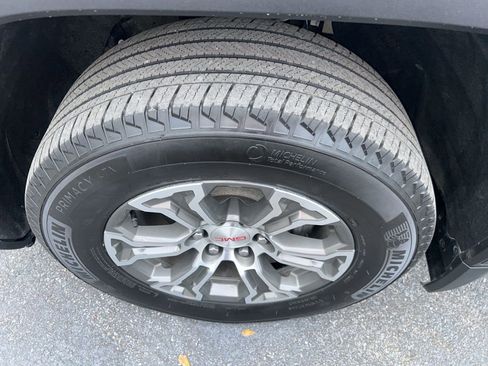 Used 2025 GMC Sierra 1500 SLT image 12