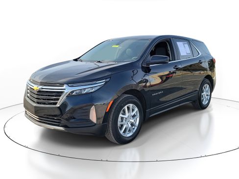Used 2024 Chevrolet Equinox LT image 2