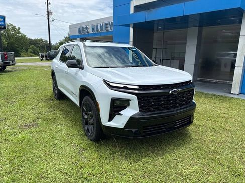 New 2026 Chevrolet Traverse RS w/ LPO, Floor Liner Package FWD image 4