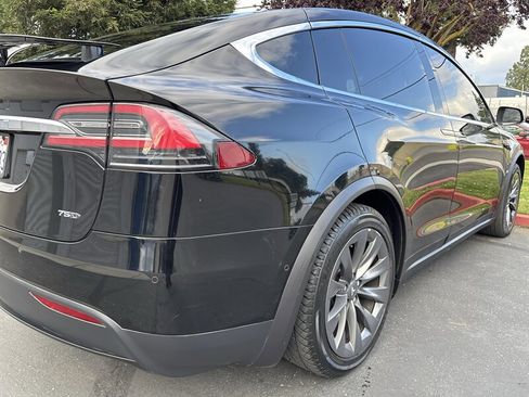 Used 2018 Tesla Model X 75D AWD/4WD image 10