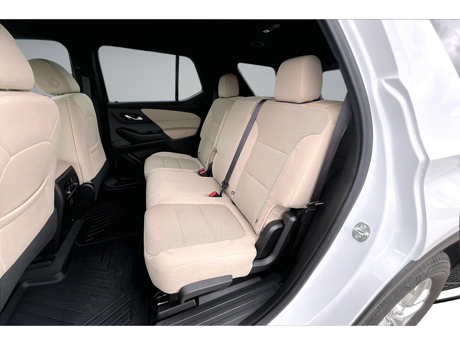 Used 2024 Chevrolet Traverse LS w/ Safety Package FWD image 33