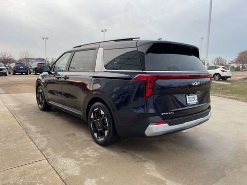 New 2026 Kia Carnival EX image 7