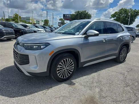 New 2025 Volkswagen Tiguan S image 7