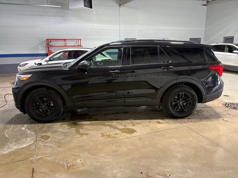 Certified 2023 Ford Explorer XLT w/ Equipment Group 202A AWD/4WD image 7