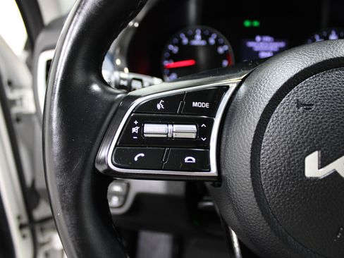 Used 2023 Kia Seltos S w/ Navigation Package image 9