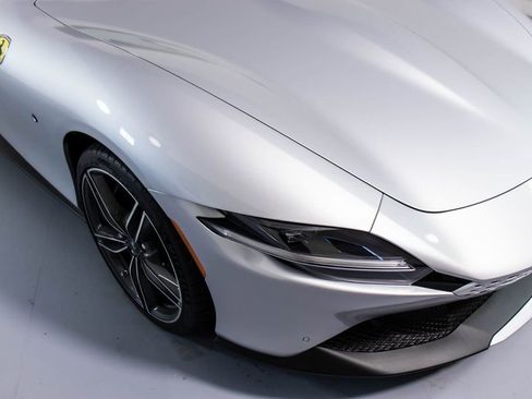 Certified 2025 Ferrari Roma Spider RWD image 12