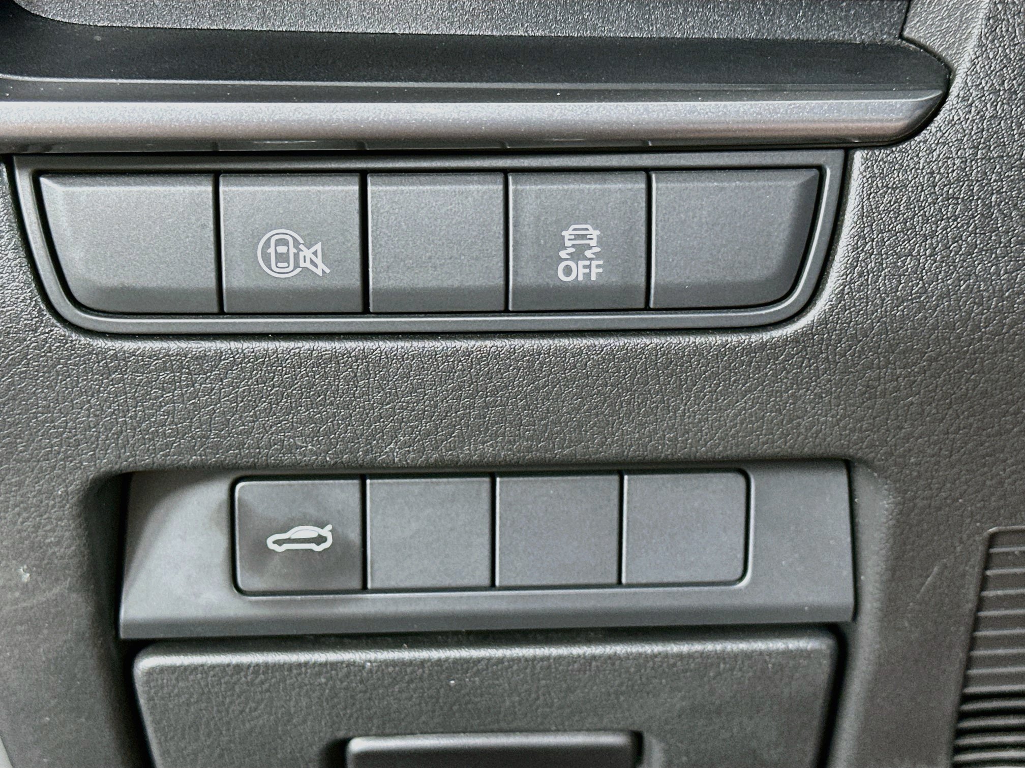Used 2025 MAZDA MAZDA3 s FWD image 17