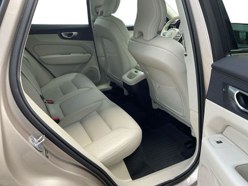 Certified 2024 Volvo XC60 B5 Plus w/ Climate Package AWD/4WD image 14