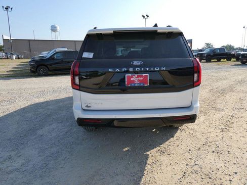 New 2027 Ford Expedition Platinum w/ Driver's Package AWD/4WD image 5