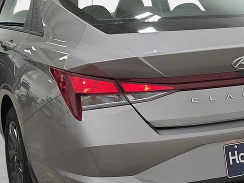 Used 2023 Hyundai Elantra SEL FWD image 33