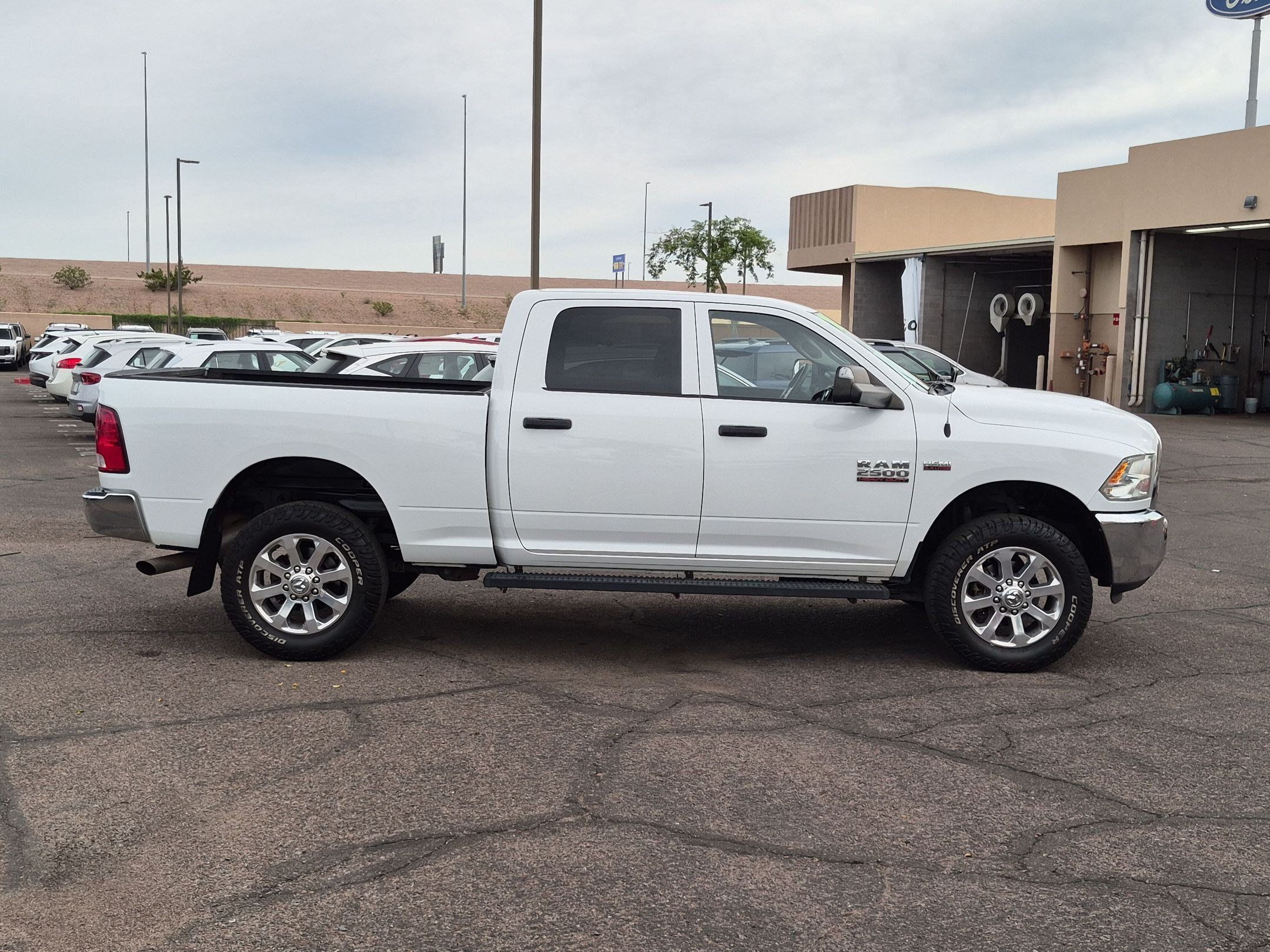 Used 2018 RAM 2500 Tradesman w/ Chrome Appearance Group AWD/4WD image 4