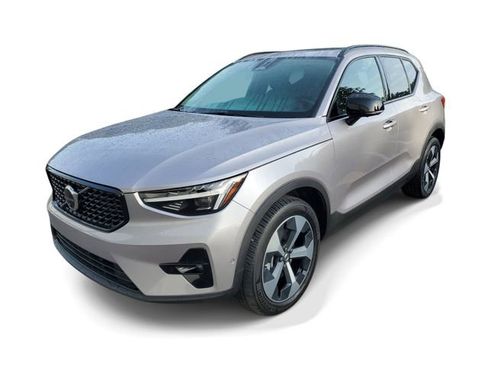 Used 2026 Volvo XC40 B5 Plus AWD/4WD image 2