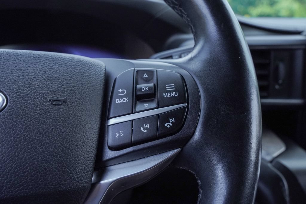 Used 2020 Ford Explorer Platinum w/ Premium Technology Package AWD/4WD image 14