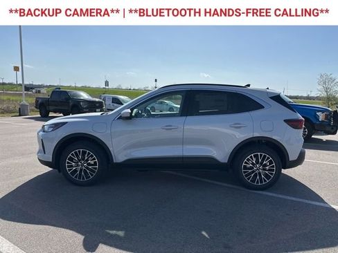 New 2025 Ford Escape SE image 5