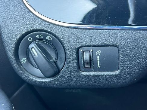 Used 2017 Dodge Grand Caravan SE FWD image 17