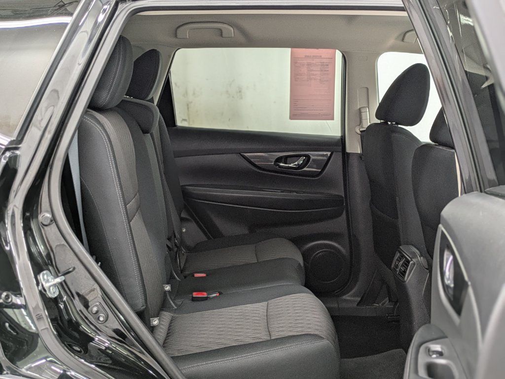 Used 2017 Nissan Rogue SV AWD/4WD image 19