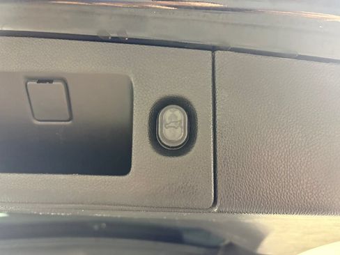 Used 2020 Cadillac Escalade Luxury AWD/4WD image 33
