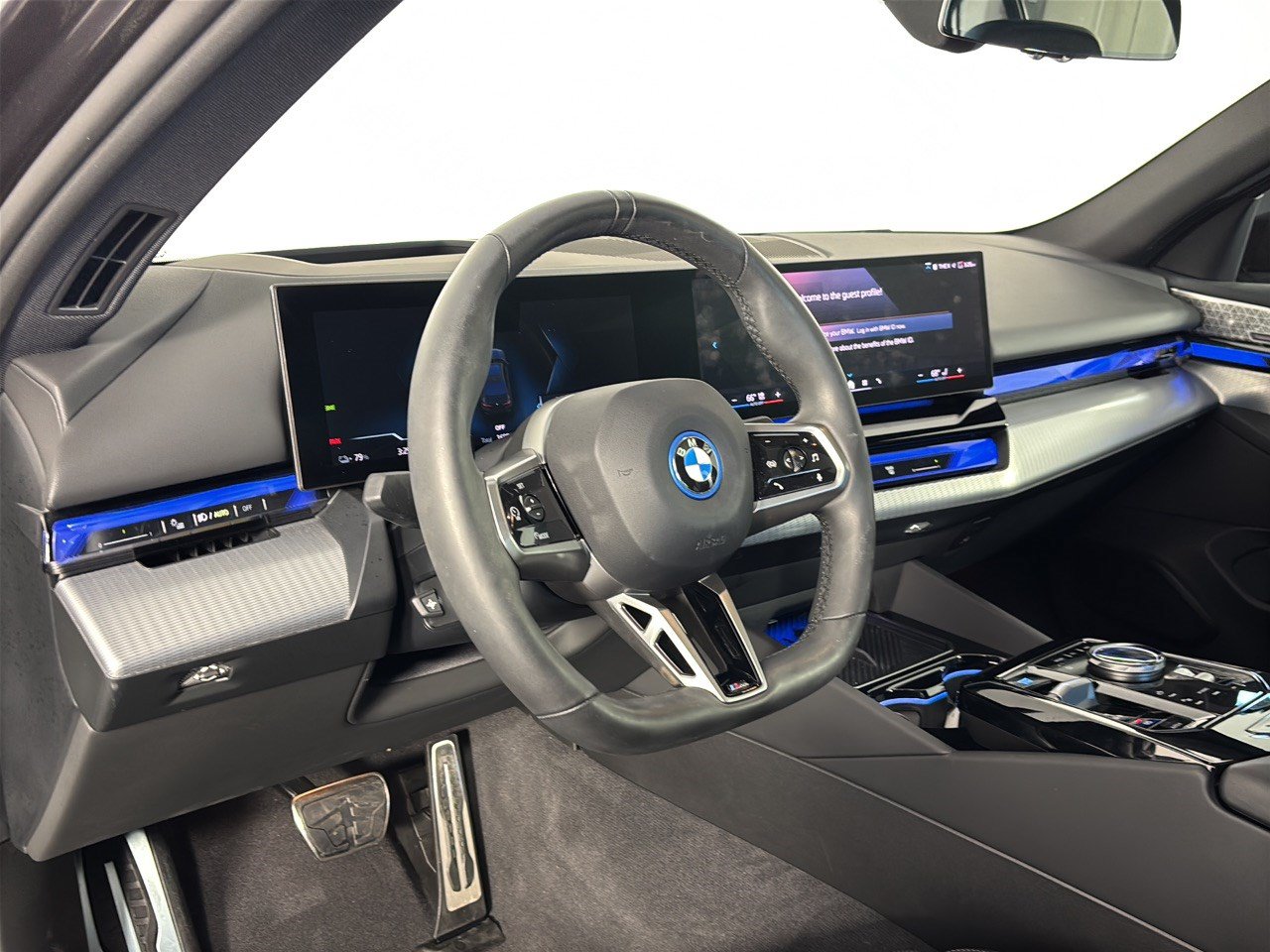 Used 2024 BMW i5 eDrive40i w/ M Sport Package RWD image 4