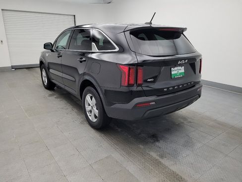 Used 2022 Kia Sorento LX image 5