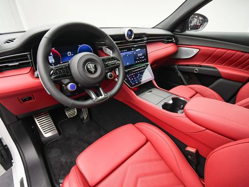 New 2025 Maserati Grecale Modena AWD/4WD image 12