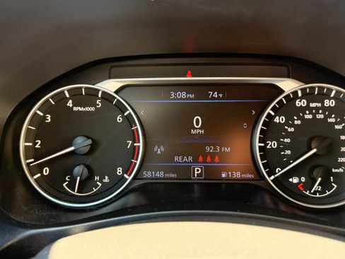 Used 2024 Nissan Altima 2.5 SV FWD image 21