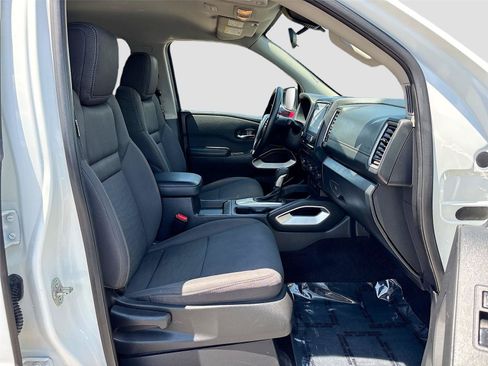 Used 2022 Nissan Frontier SV w/ Technology Package RWD image 25