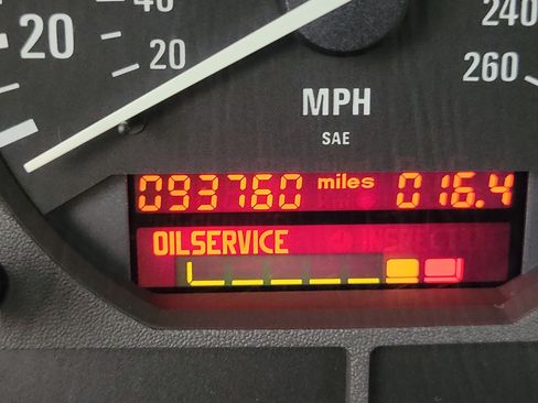 Used 1995 BMW 318i Convertible RWD image 6