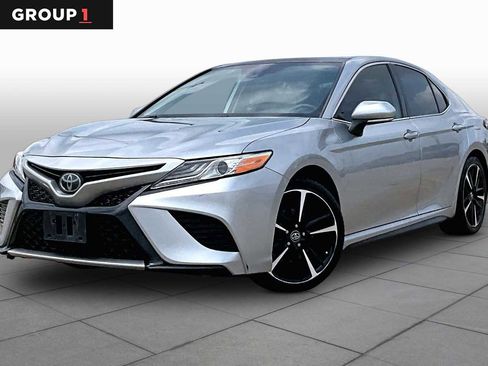 Used 2020 Toyota Camry XSE FWD image 1