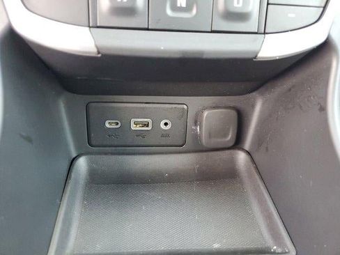 Used 2024 GMC Terrain SLE AWD/4WD image 27
