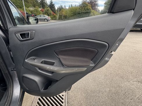 Used 2018 Ford EcoSport SE image 13