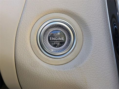 Used 2019 Mercedes-Benz C 300 Sedan image 30