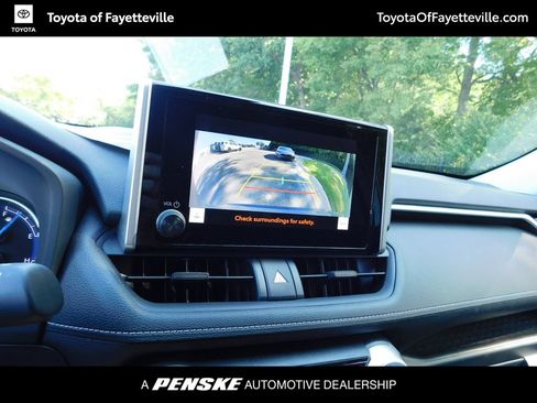 Used 2025 Toyota RAV4 LE AWD/4WD image 10