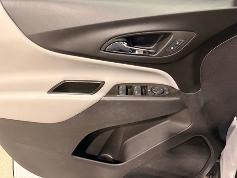 Used 2024 Chevrolet Equinox LS w/ LS Convenience Package image 13