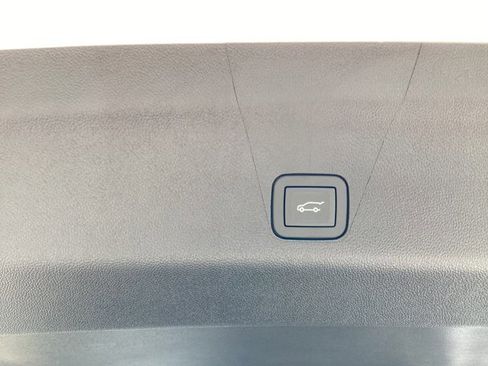 New 2025 Chevrolet Suburban Premier w/ Sun And Tow Package image 15