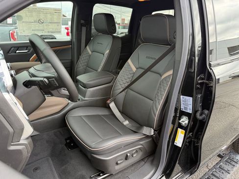 New 2026 GMC Canyon Denali image 15