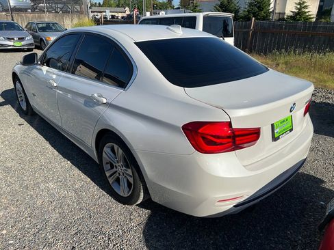 Used 2018 BMW 330i Sedan RWD image 2