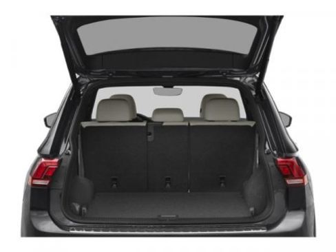 Certified 2024 Volkswagen Tiguan SE R-Line image 11