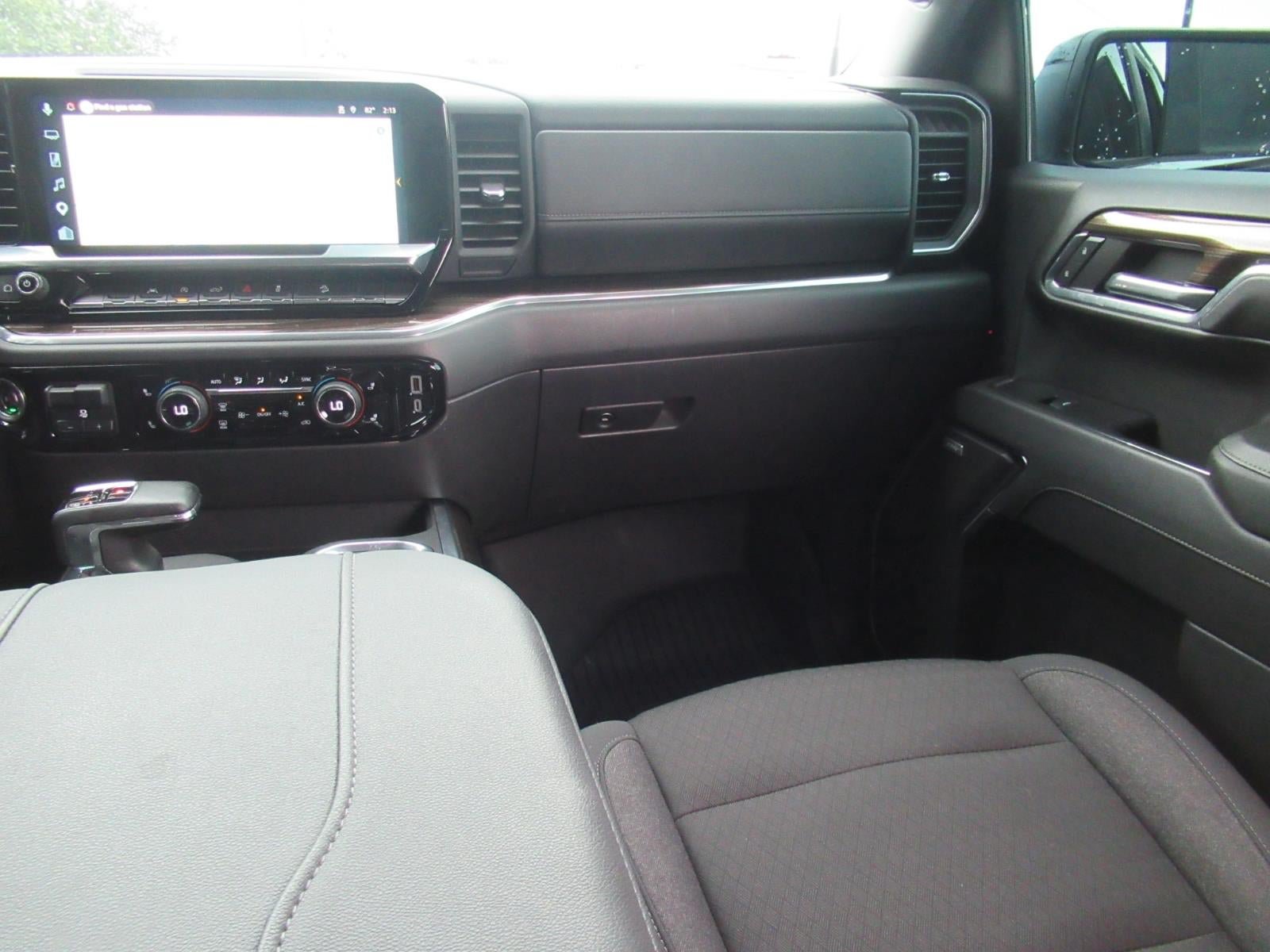 Used 2024 Chevrolet Silverado 1500 LT Trail Boss w/ Convenience Package II AWD/4WD image 16