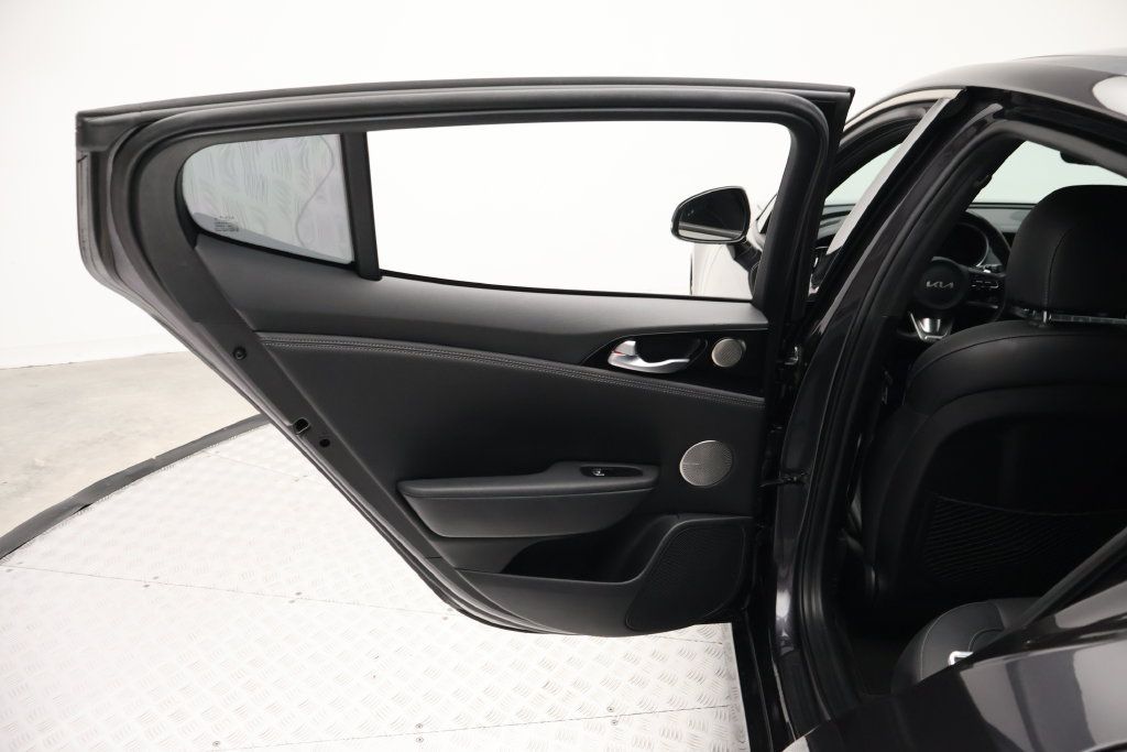Used 2022 Kia Stinger GT-Line w/ Sun & Sound Package RWD image 21