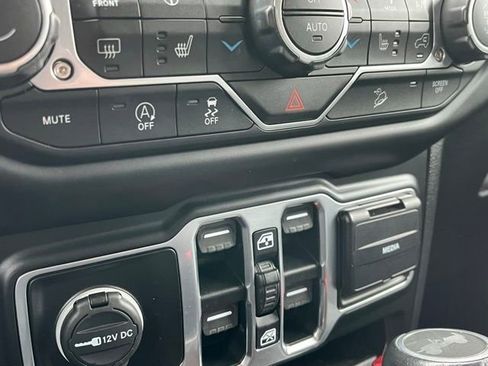 Used 2020 Jeep Wrangler Unlimited Sahara w/ Cold Weather Group image 36